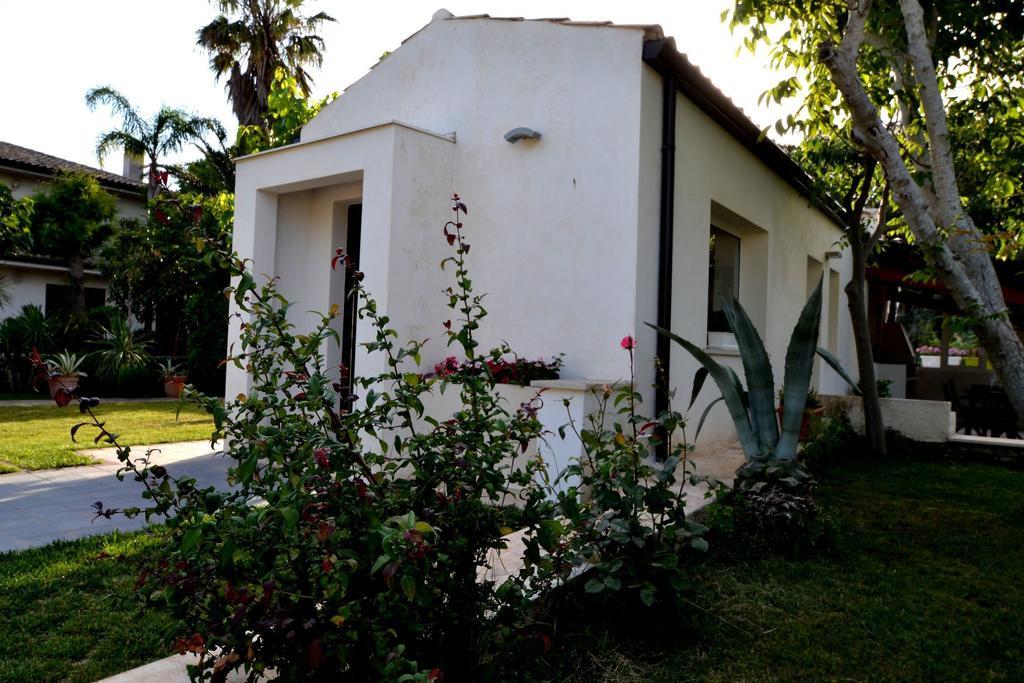 Casa Degli Avi Don Neli, Immersa Nella Natura Módica Habitación foto